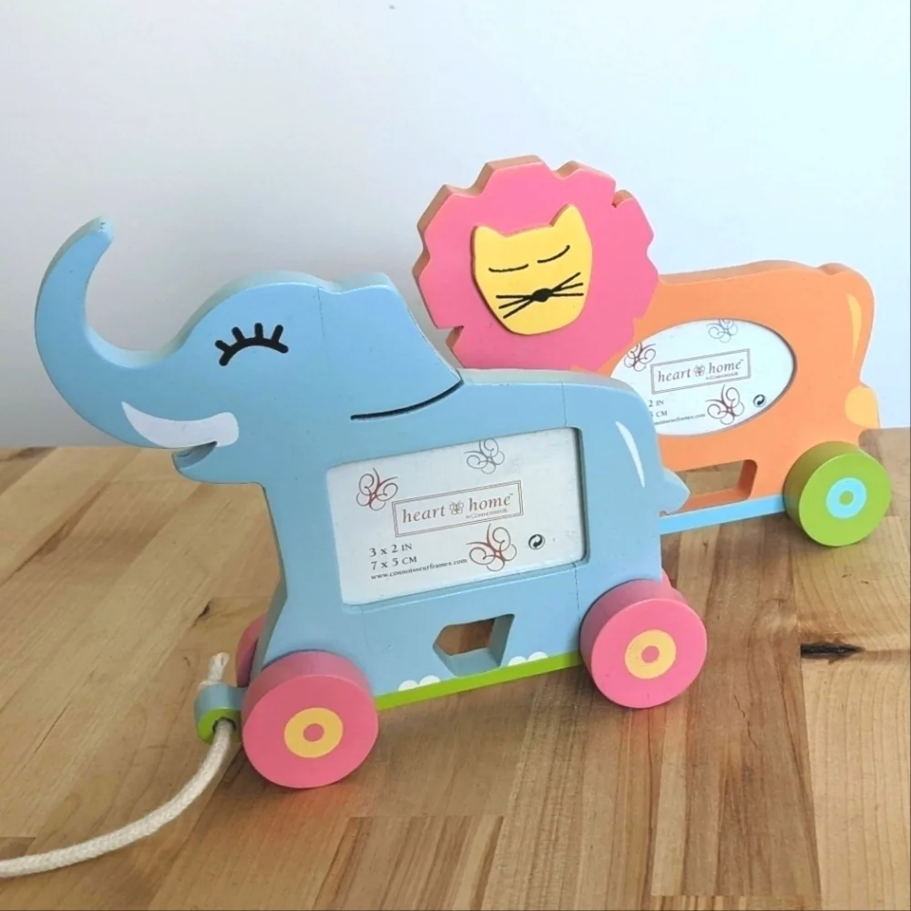 Wooden Animal Children's Picture Frames Nursery Gift Baby Gift New in Box 2 Set
